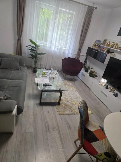 Apartament cu 2 camere decomandat în Exterior Vest