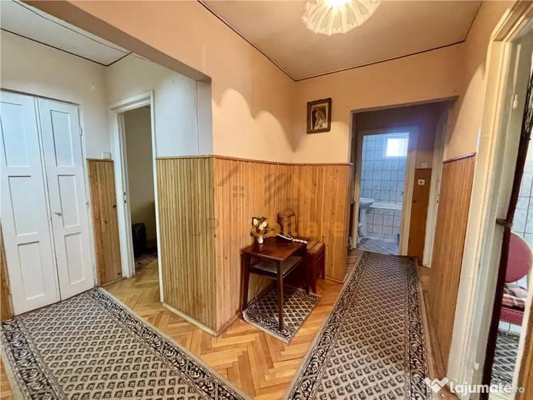 Apartament cu 3 camere decomandat în Dacia