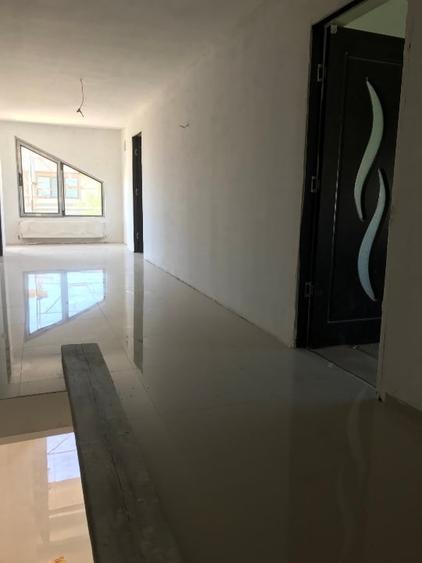 Casă individuală cu 5 camere cu Canalizare în Central