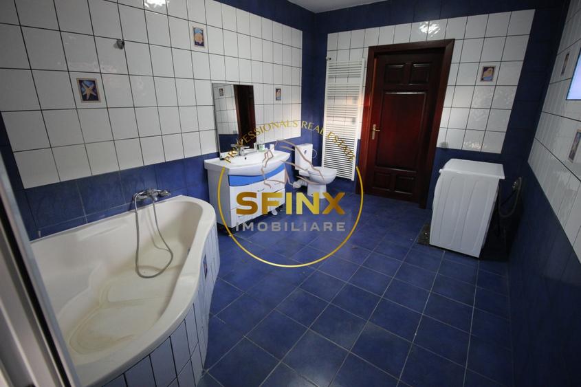Casă individuală cu 7 camere cu Canalizare în Periș