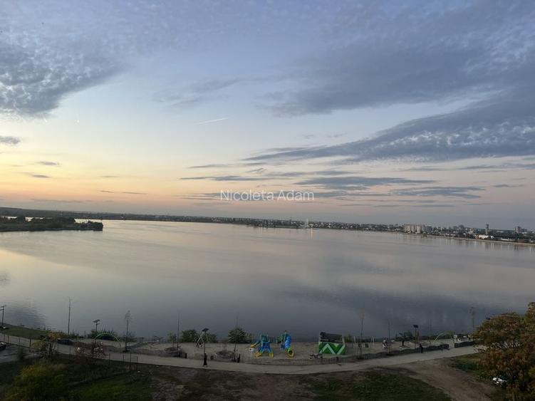 Garsoniera spatioasa cu o vedere superba la Lacul Morii