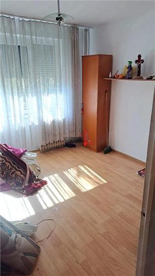 Apartament cu 3 camere decomandat în Doamna Ghica
