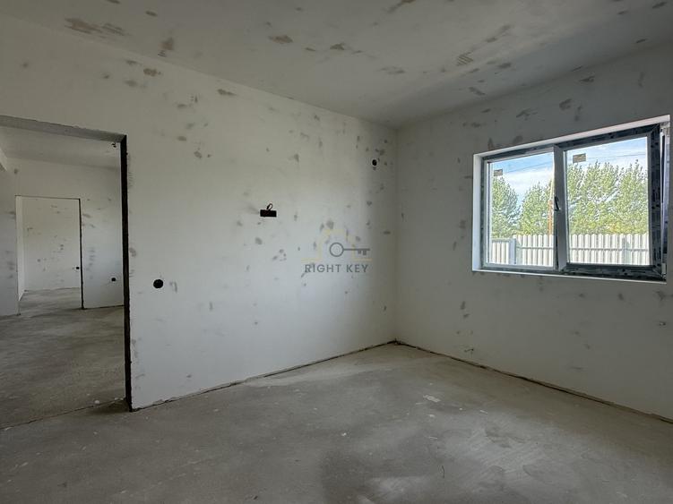 Casă individuală cu 4 camere cu Teren 340 Mp în Joița