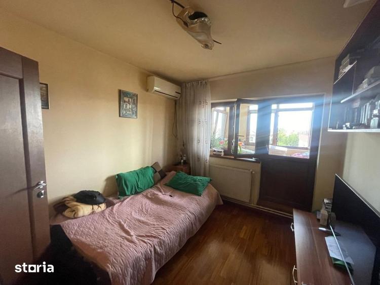 Apartament cu 4 camere decomandat în Central
