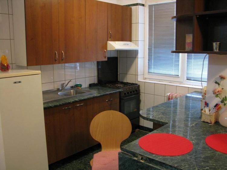 Apartament cu 2 camere semidecomandat în Obor