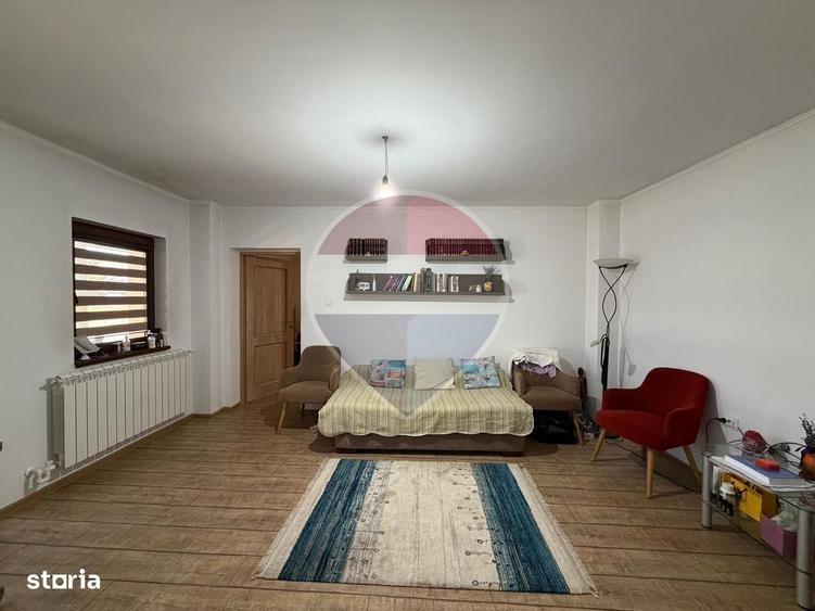 Casă cu 4 camere în Tătărăști