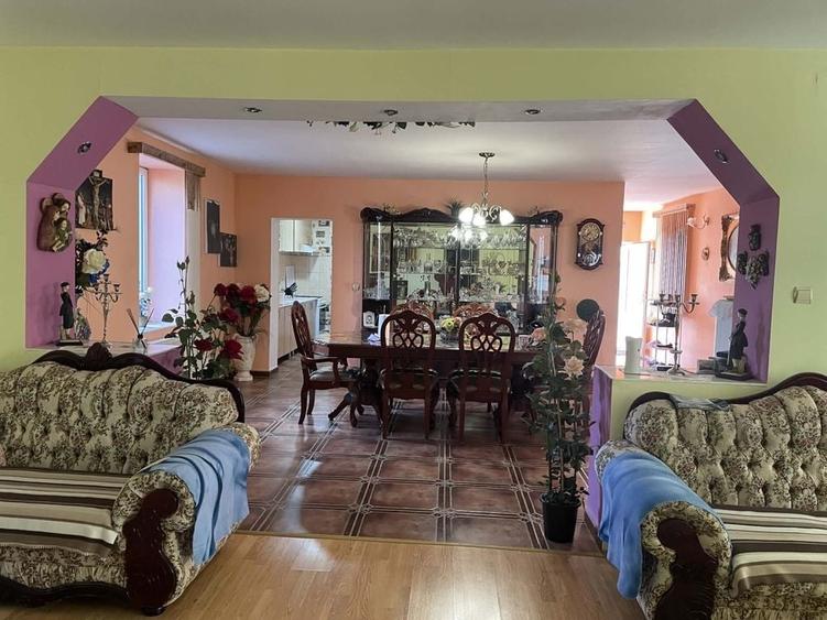 Casă cu 4 camere cu Teren 1400 Mp în Cenei
