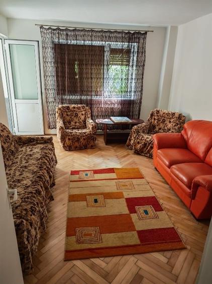Apartament cu 3 camere decomandat în 1 Mai