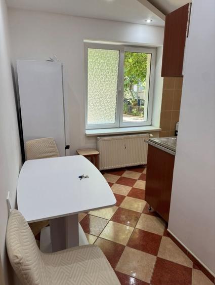 Garsonieră decomandată în Berceni