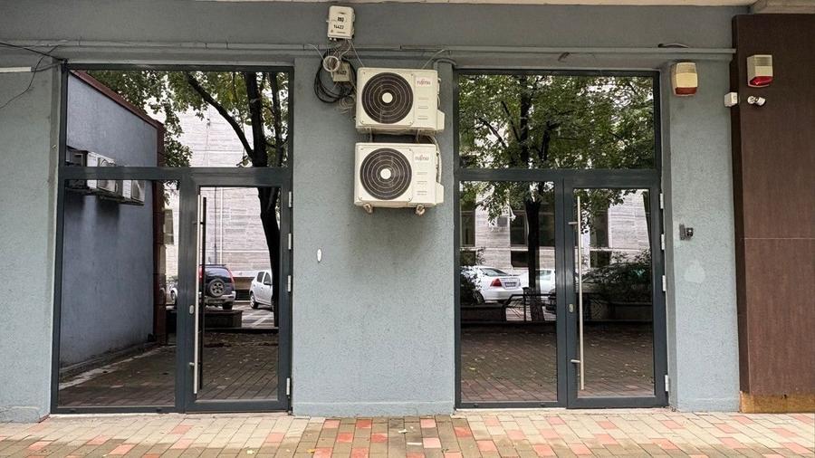 Birou, de 37 mp, în Podul de Fier