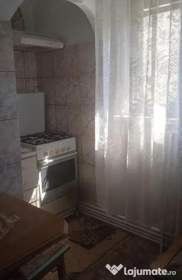 Apartament cu 2 camere decomandat în Micro 20