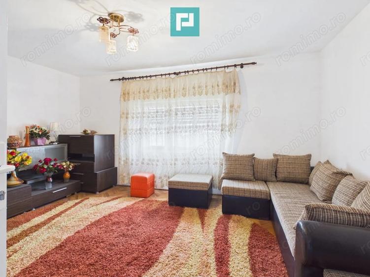 Casă cu 5 camere cu Teren 1400 Mp în Dâmbovița