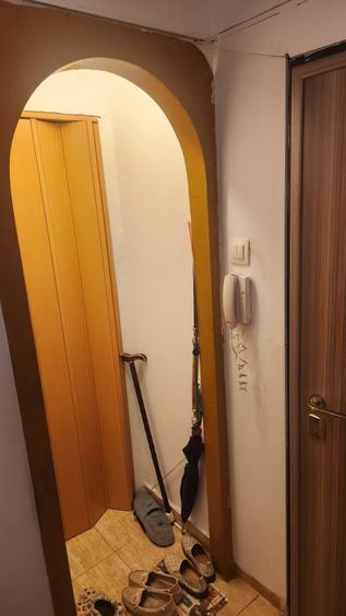 Apartament cu 3 camere decomandat în Drumul Taberei