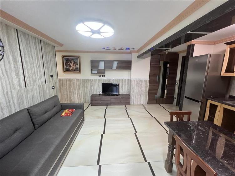 Apartament cu 3 camere decomandat, mobilat în Brăilei