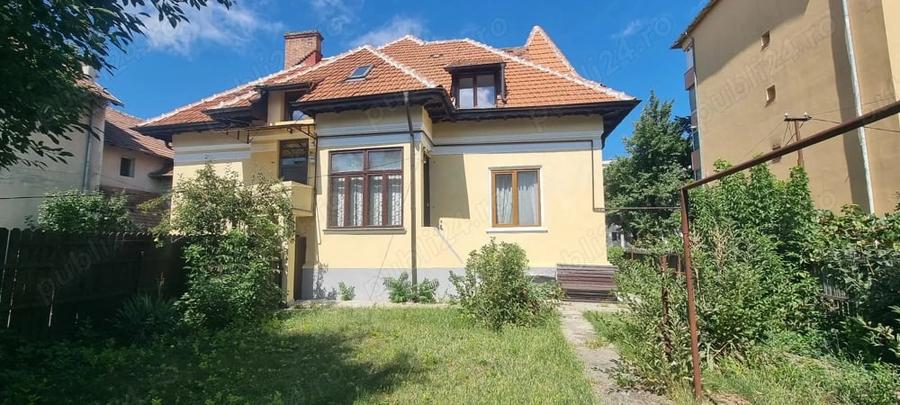Casă cu 5 camere cu Teren 650 Mp în Central