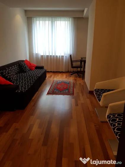 Apartament cu 4 camere decomandat, mobilat în Nordului