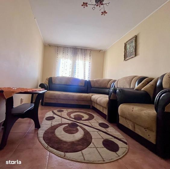 Apartament cu 3 camere decomandat în Micro 12