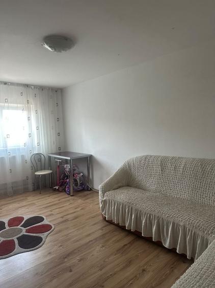 Apartament cu 2 camere decomandat în Malu Roșu