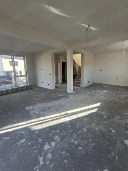 Casă cu Teren 400 Mp în Chinteni