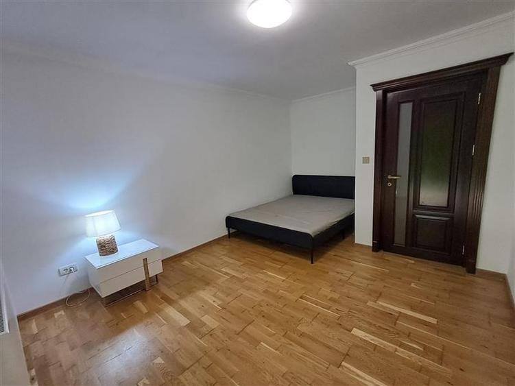 Casă individuală cu 3 camere cu Teren 450 Mp în Aeroport