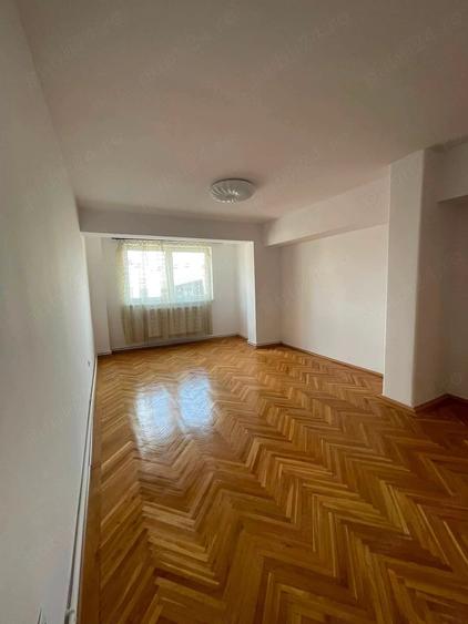 Apartament cu 4 camere decomandat în Ultracentral