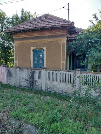 Casă cu 5 camere cu Teren 1100 Mp în Beiu
