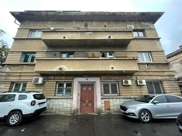 Garsonieră decomandată în Central