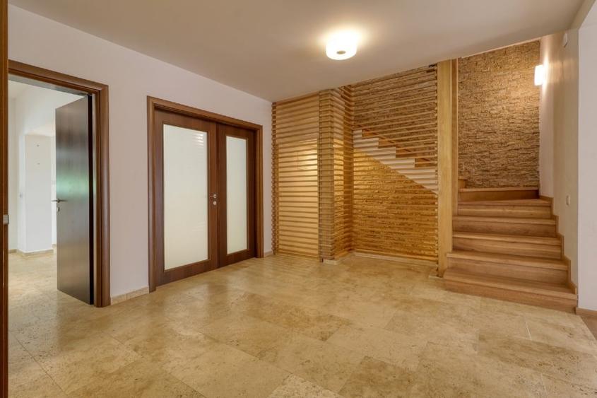 Casă individuală cu 5 camere cu Canalizare în Brănești