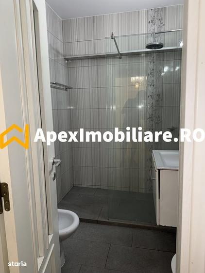 Apartament cu 2 camere decomandat în Universitate