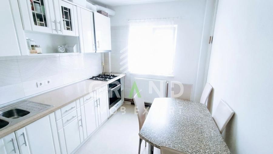 Apartament cu 2 camere decomandat, mobilat în Între Lacuri