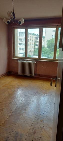 Apartament cu 2 camere semidecomandat în Tudor