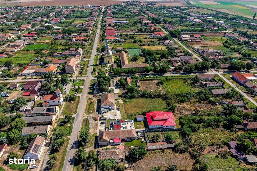 Spațiu comercial, de 274 mp, în Secusigiu