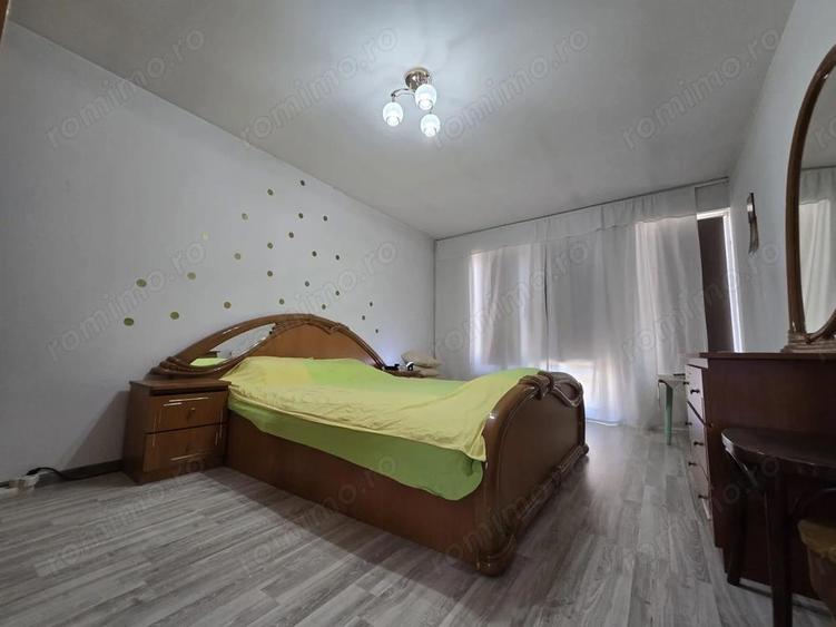 Casă cu 6 camere cu Teren 293 Mp în Năvodari
