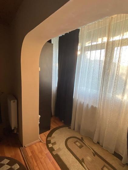 Apartament cu 3 camere decomandat, mobilat în 1 Mai