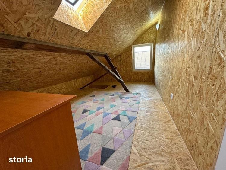 Casă cu 4 camere cu Teren 250 Mp în Merghindeal