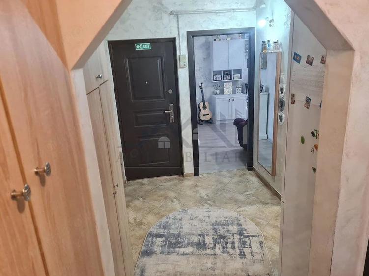 Apartament cu 2 camere decomandat în Filiași