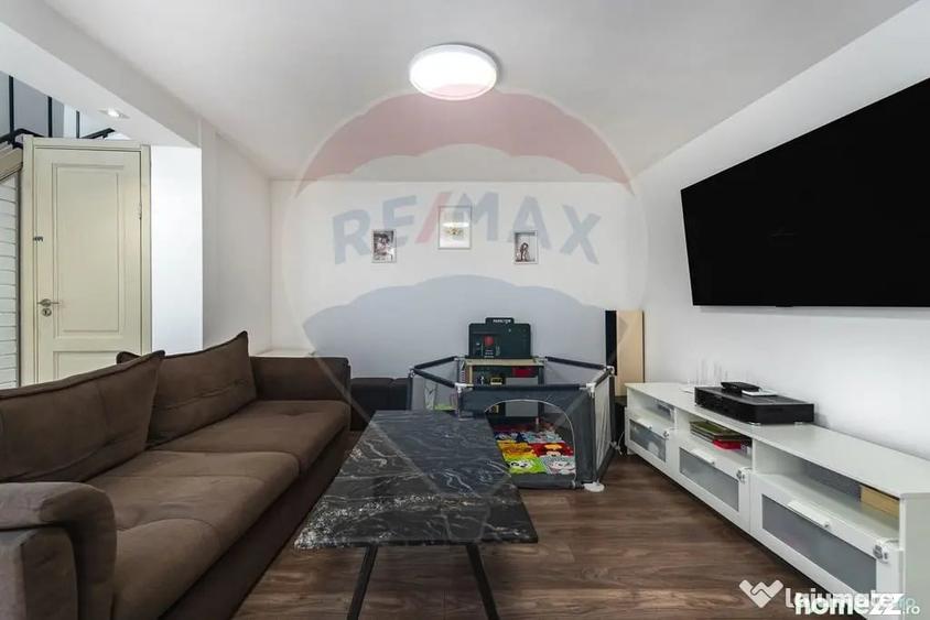 Apartament cu 3 camere nedecomandat în Schei