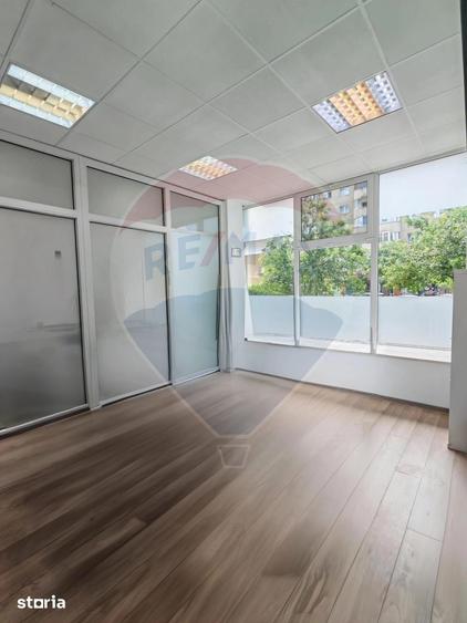 Spațiu comercial, de 81 mp, în Dârste