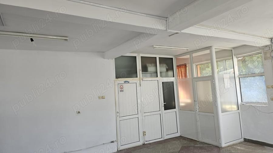 Spațiu comercial, de 50 mp, în Central