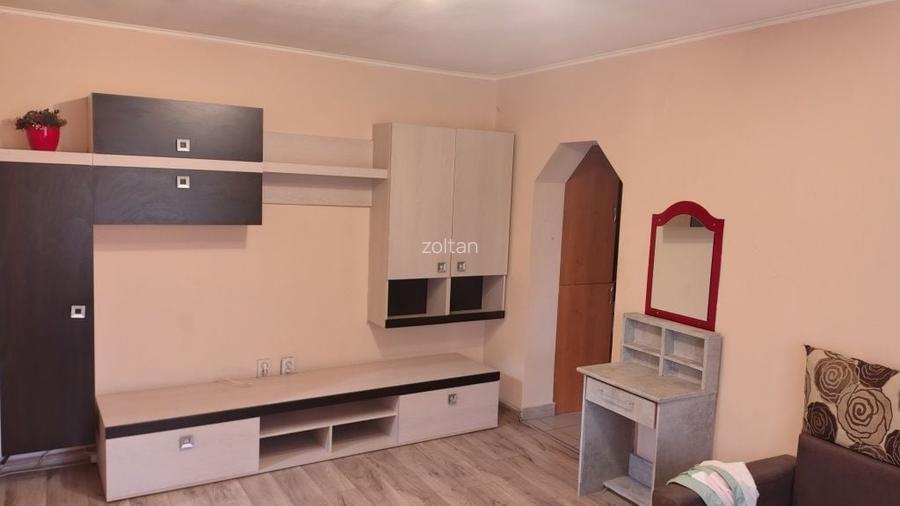 Ofer spre inchiriere -Apartament cu 3 camere -Oradea -Rogerius.