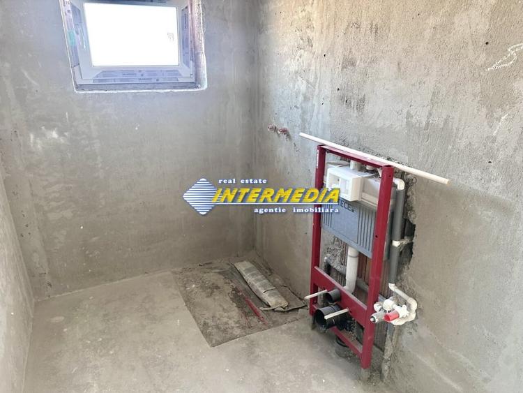 Casă individuală cu 4 camere cu Canalizare în Cetate