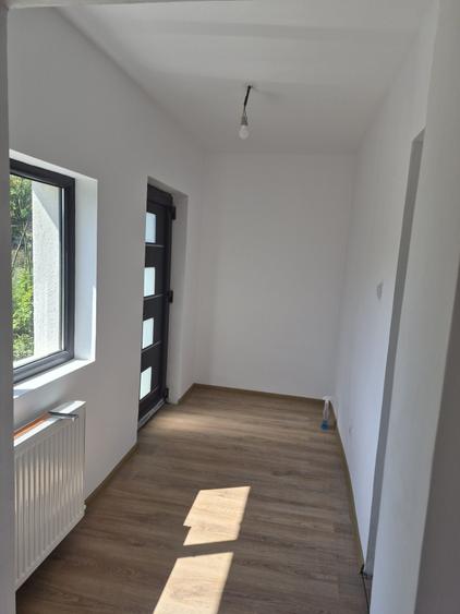 Casă cu 3 camere în Mărgineni