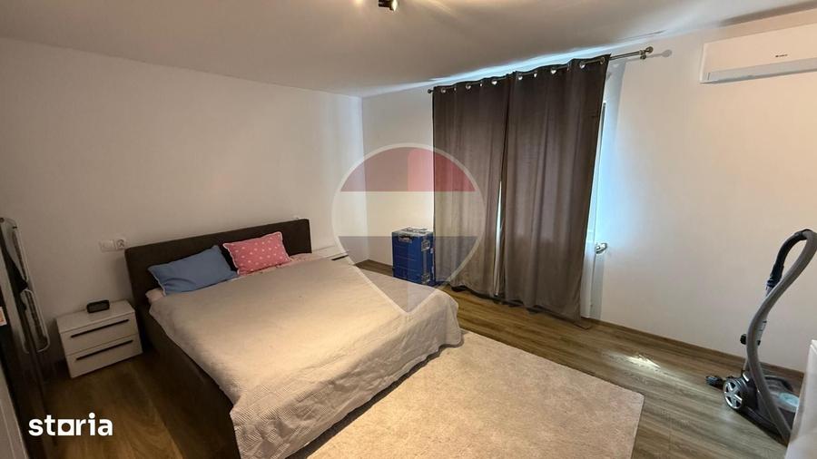 Casă cu 6 camere cu Teren 6257 Mp în Bolotești