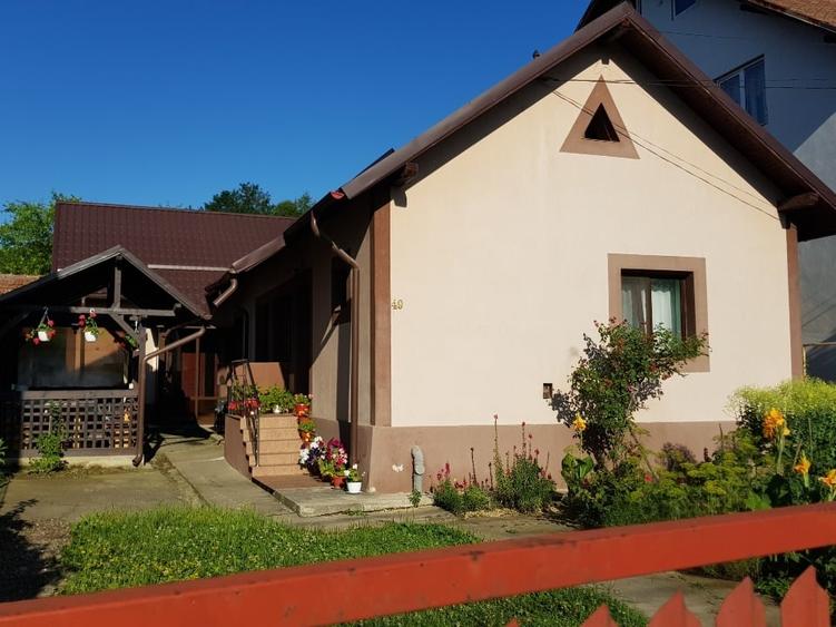 Casă individuală cu 4 camere cu Teren 500 Mp în Seaca (Călimănești)