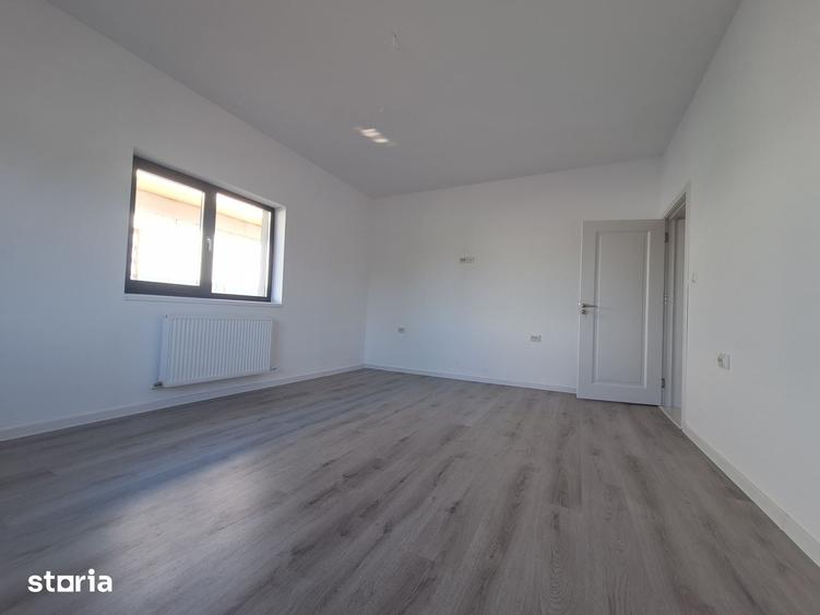 Casă cu 4 camere cu Teren 417 Mp în Giarmata
