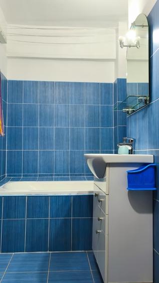 Apartament cu 3 camere semidecomandat în Central