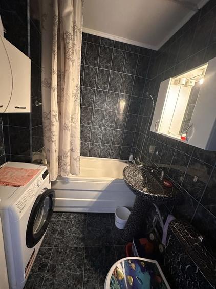 Apartament cu 4 camere decomandat în Dacia