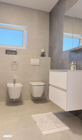 Apartament cu 4 camere în Ipotești