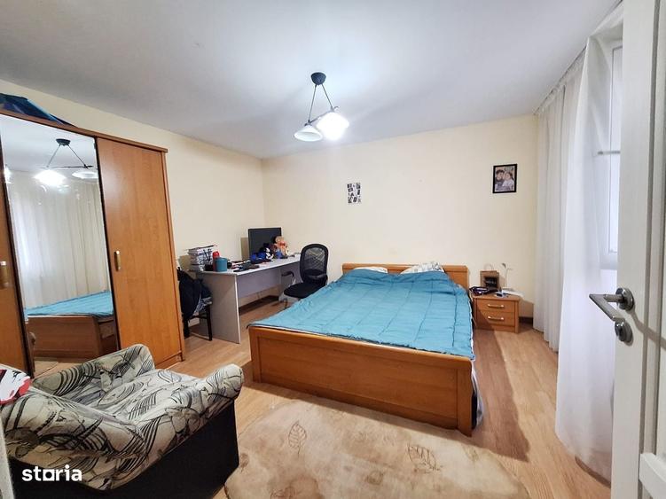 Casă cu 4 camere în Crihan
