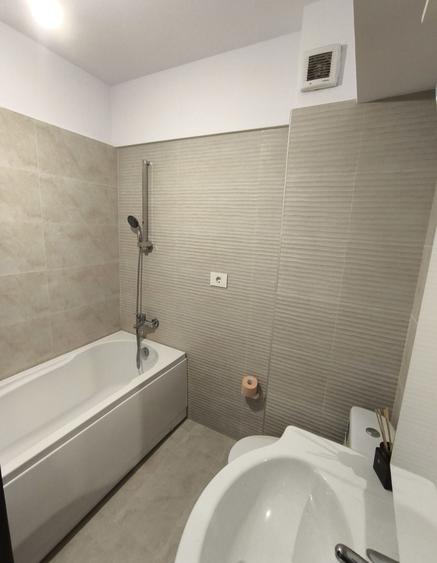 Apartament cu 2 camere semidecomandat în Cârlig